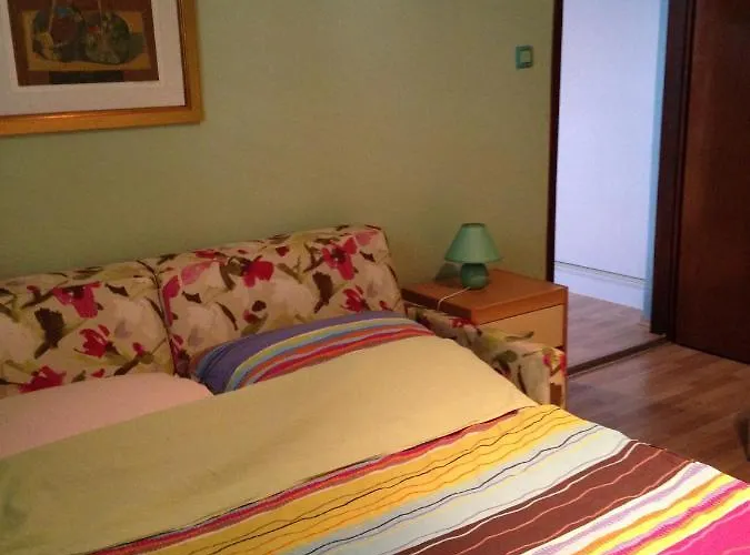 아파트 In Villa, Big Garden, Private Pool, Close To And Town *