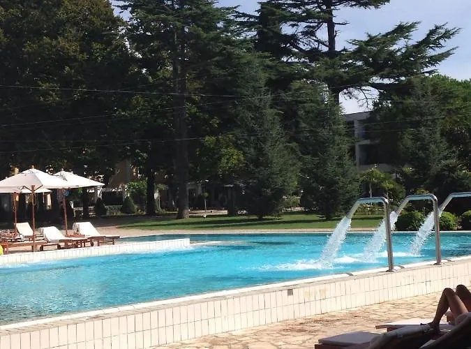 In Villa, Big Garden, Private Pool, Close To And Town 아파트