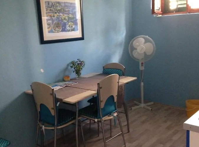 In Villa, Big Garden, Private Pool, Close To And Town 아파트 *