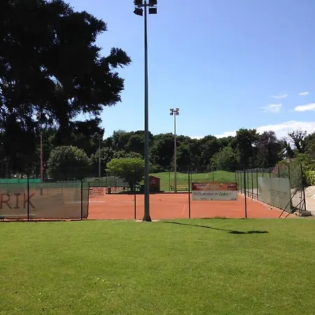 In Villa, Big Garden, Private Pool, Close To And Town Appartement *